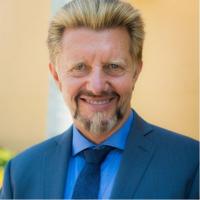 Natural Health Pioneer Speaking at the 16th Int. Natural Health and Foods Expo